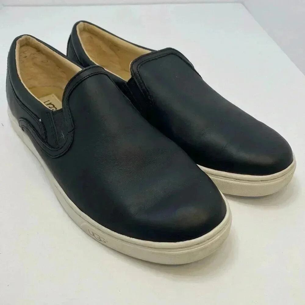 UGG‎ Fierce black Leather Slip-on.i. Great condition size 10